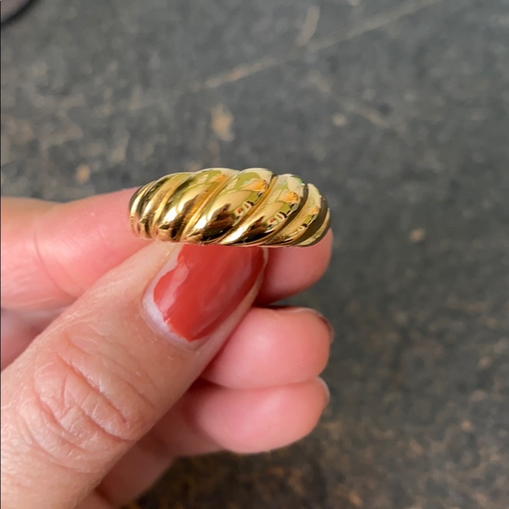 NEW 18K Gold Plated Croissant Dome Twist Rope Ring - Picture 10 of 13